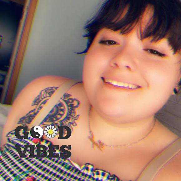 Meet your Posher, Taylor - Picture 1 of 1